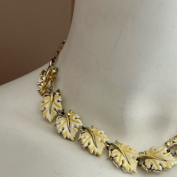 4/$100 LISNER 1960 gold choker DIY repair 15 inches 💛 - Picture 4 of 9